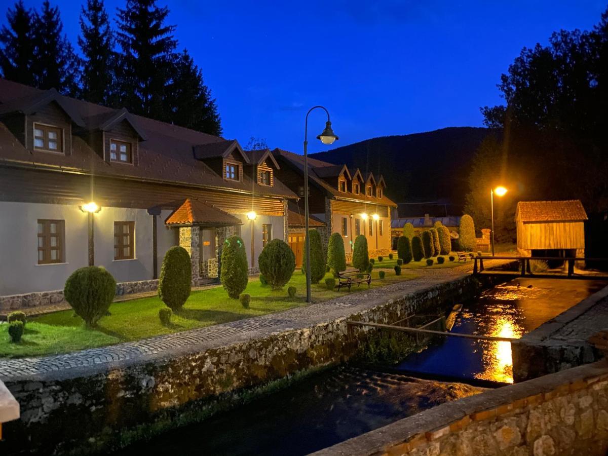 Hotel Gacka Otočac Exteriör bild