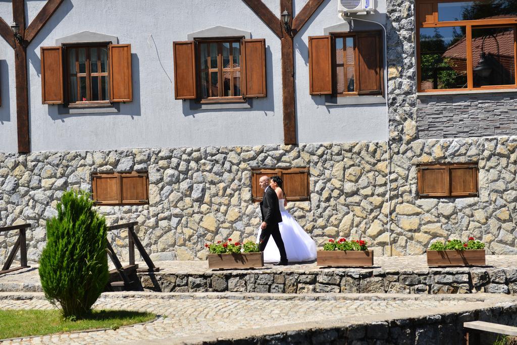 Hotel Gacka Otočac Exteriör bild