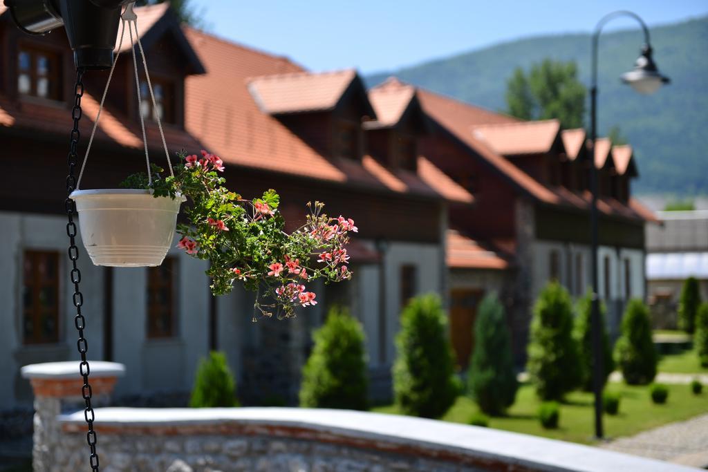 Hotel Gacka Otočac Exteriör bild