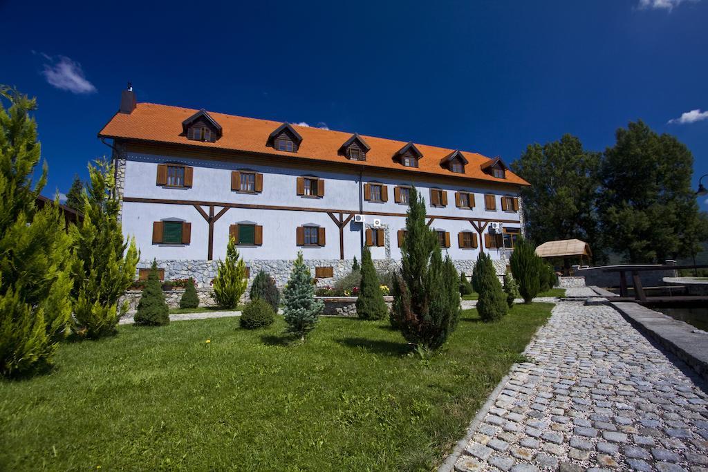 Hotel Gacka Otočac Exteriör bild