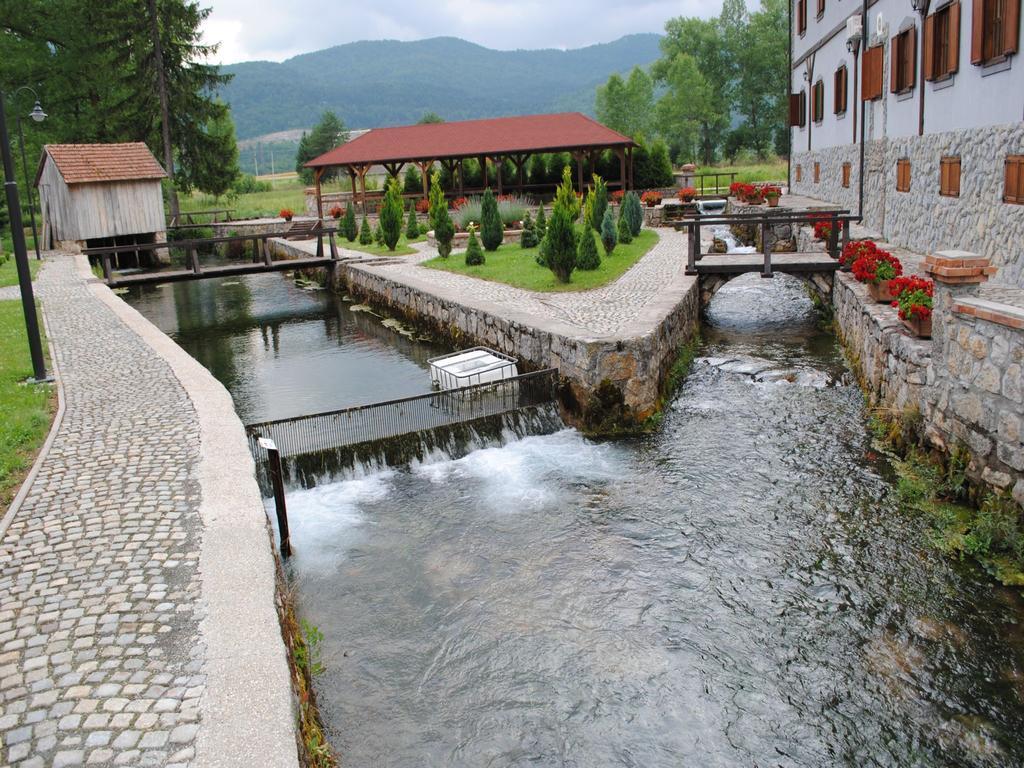 Hotel Gacka Otočac Exteriör bild