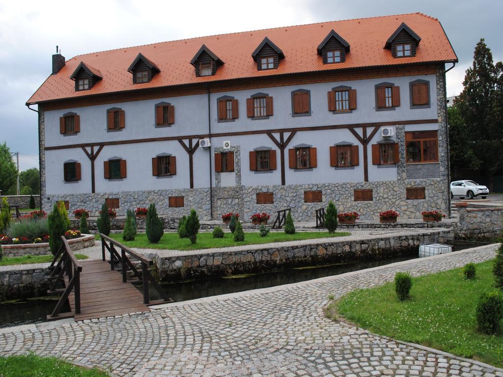 Hotel Gacka Otočac Exteriör bild