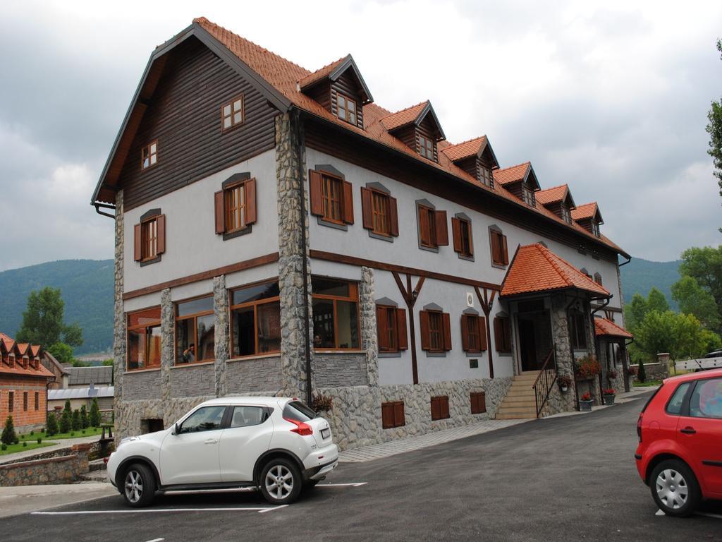 Hotel Gacka Otočac Exteriör bild