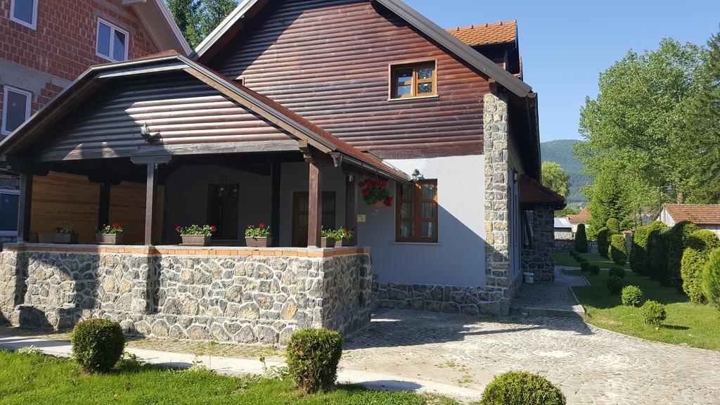 Hotel Gacka Otočac Exteriör bild