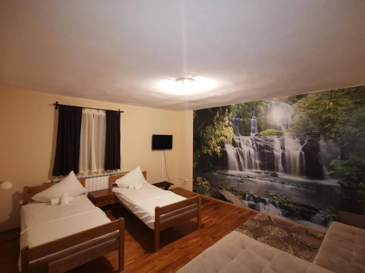 Hotel Gacka Otočac Exteriör bild