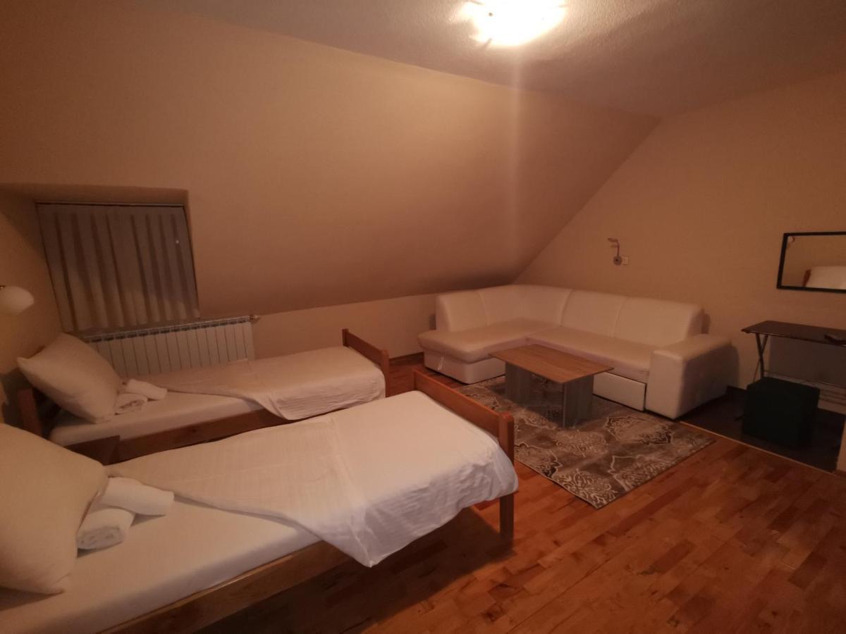 Hotel Gacka Otočac Exteriör bild