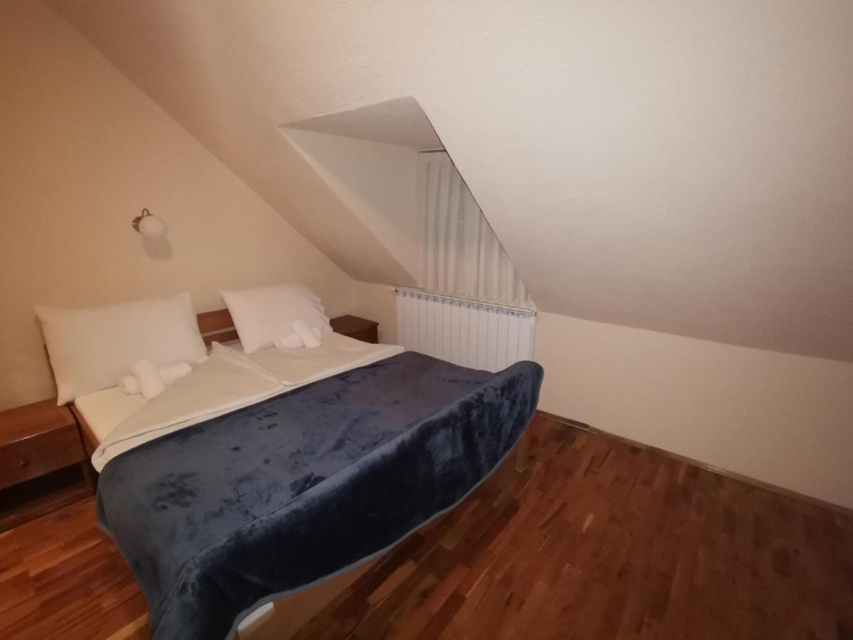 Hotel Gacka Otočac Exteriör bild