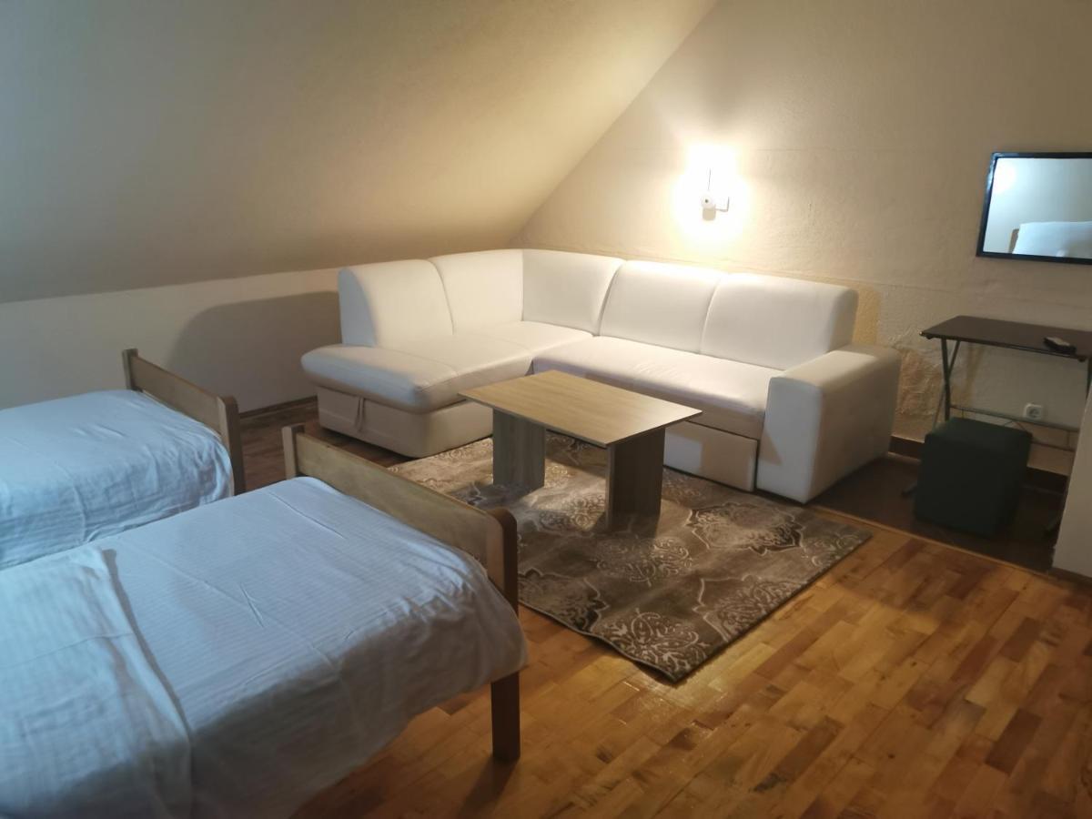 Hotel Gacka Otočac Exteriör bild